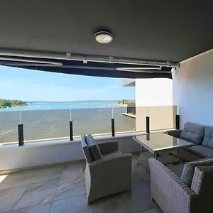 Jasmin With Sea View Apartment