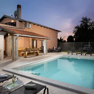 Franika Villa