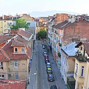 https://ayki-cosy-apartment-and-patio.sofiahotelsbg.com